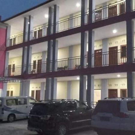 Fx72 Labuan Bajo Hotel Dış mekan fotoğraf