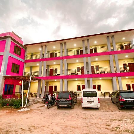 Fx72 Labuan Bajo Hotel Dış mekan fotoğraf