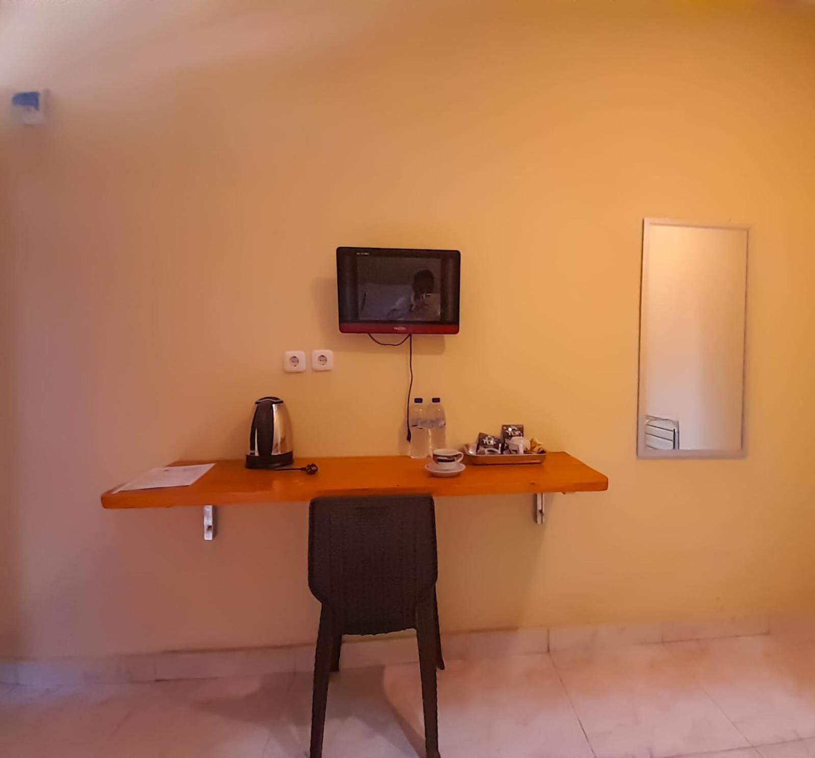 Fx72 Labuan Bajo Hotel Dış mekan fotoğraf