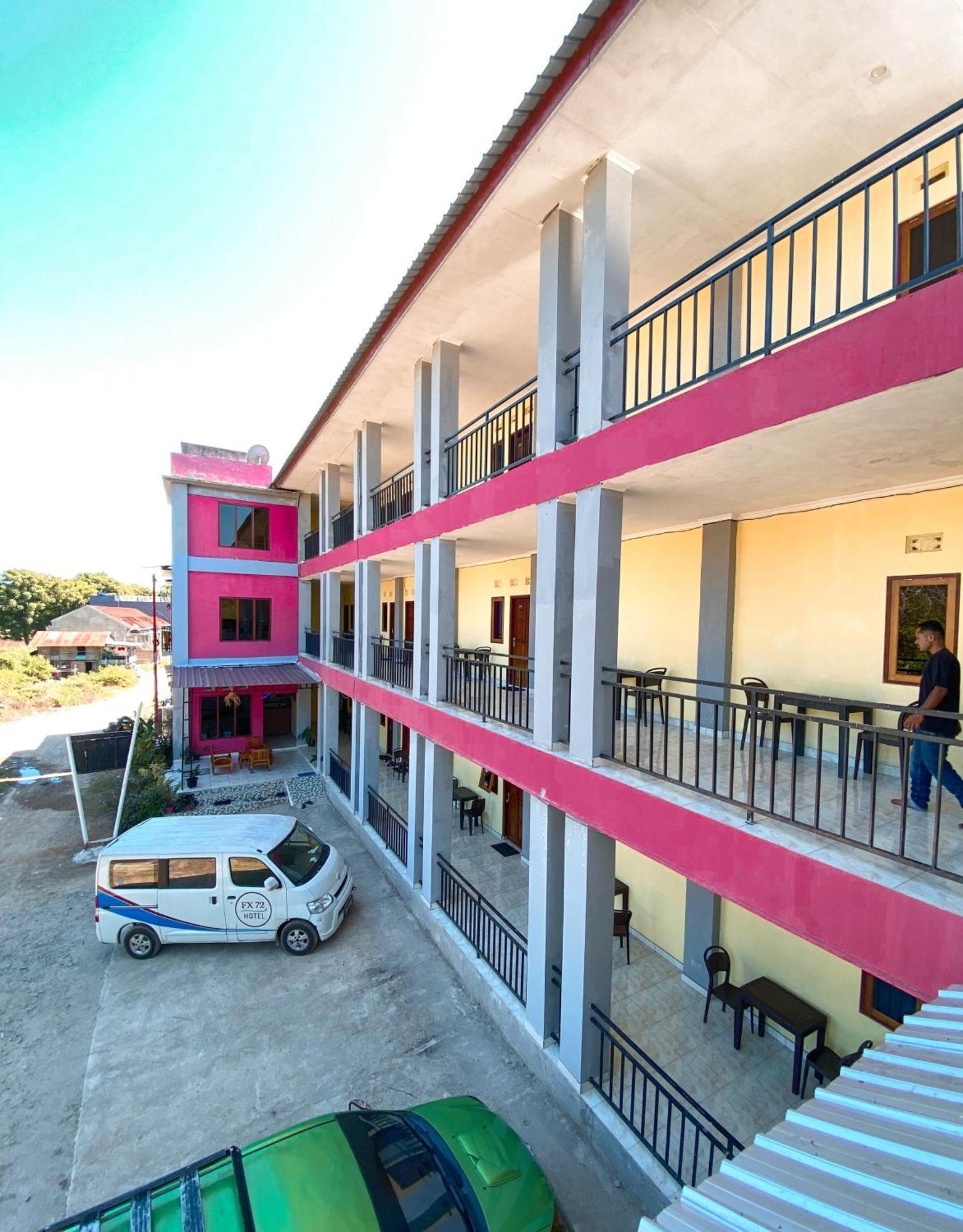 Fx72 Labuan Bajo Hotel Dış mekan fotoğraf