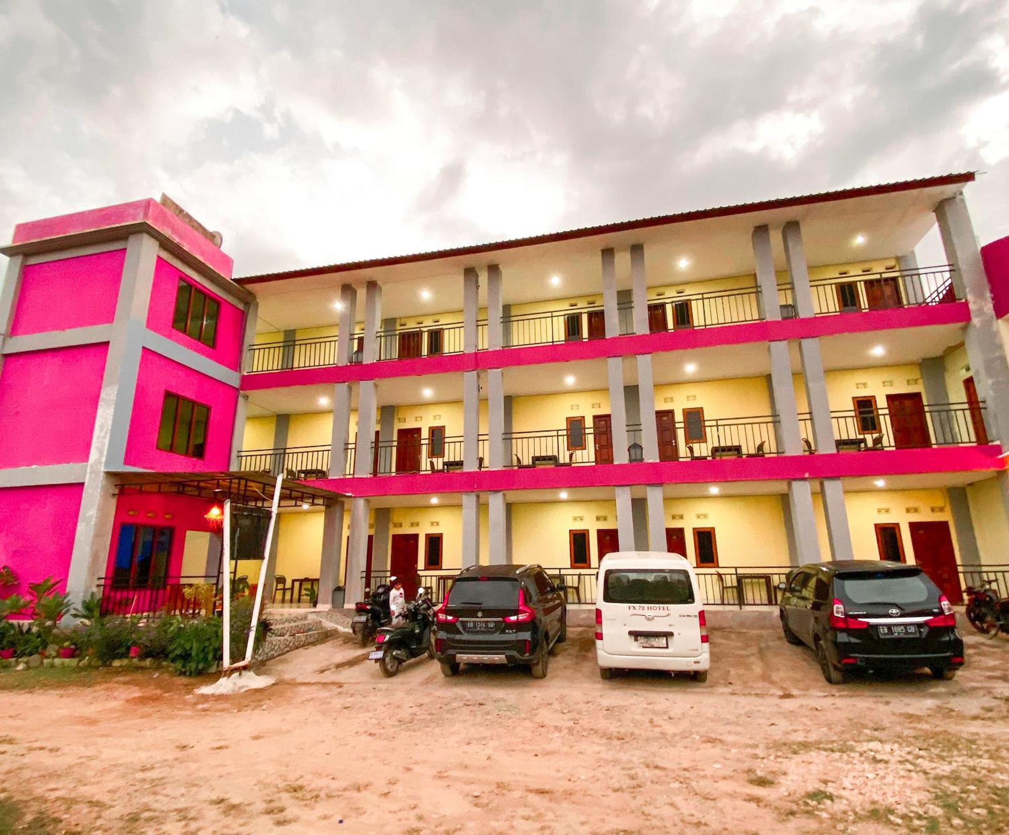 Fx72 Labuan Bajo Hotel Dış mekan fotoğraf